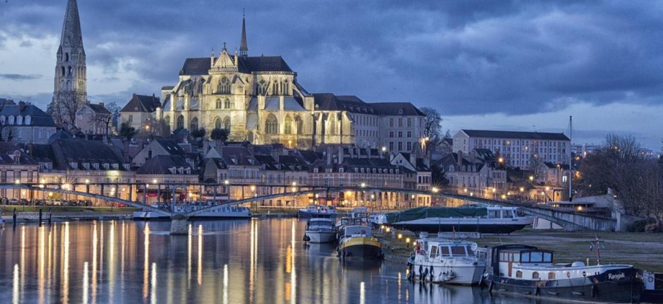 Meuble De Tourisme La Maison D'Orgy Chevannes  エクステリア 写真